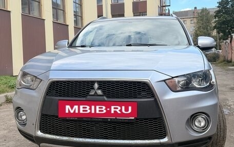 Mitsubishi Outlander III рестайлинг 3, 2010 год, 1 000 000 рублей, 13 фотография