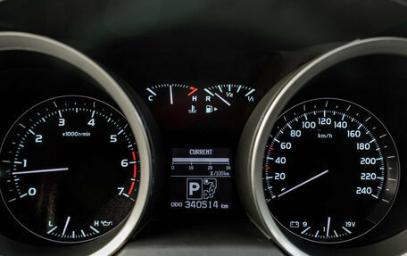 Toyota Land Cruiser 200, 2011 год, 3 420 000 рублей, 17 фотография