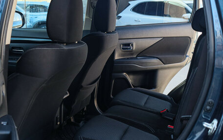 Mitsubishi Outlander III рестайлинг 3, 2022 год, 2 720 000 рублей, 8 фотография