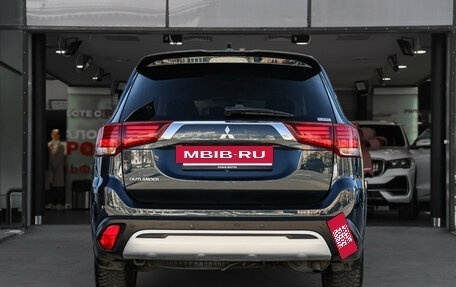 Mitsubishi Outlander III рестайлинг 3, 2022 год, 2 720 000 рублей, 5 фотография