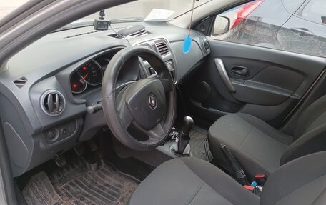 Renault Logan II, 2015 год, 500 000 рублей, 3 фотография