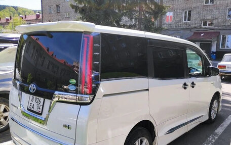 Toyota Esquire I, 2017 год, 2 560 000 рублей, 3 фотография