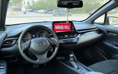 Toyota C-HR I рестайлинг, 2019 год, 2 099 000 рублей, 6 фотография