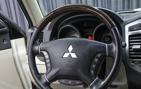 Mitsubishi Pajero IV, 2019 год, 3 798 000 рублей, 17 фотография