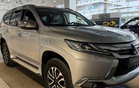 Mitsubishi Pajero Sport III рестайлинг, 2018 год, 2 899 000 рублей, 2 фотография