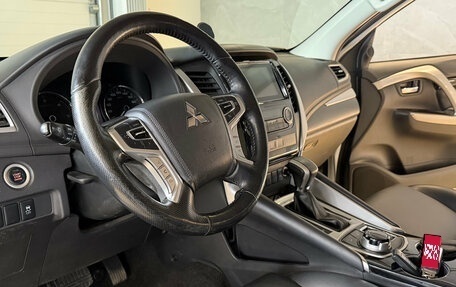 Mitsubishi Pajero Sport III рестайлинг, 2018 год, 2 899 000 рублей, 13 фотография