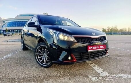 KIA Rio IV, 2021 год, 1 680 000 рублей, 1 фотография