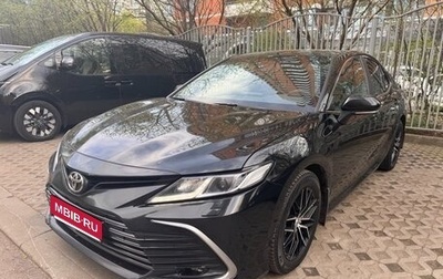 Toyota Camry, 2021 год, 2 990 000 рублей, 1 фотография