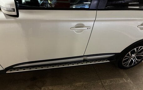 Mitsubishi Outlander III рестайлинг 3, 2015 год, 1 950 000 рублей, 16 фотография