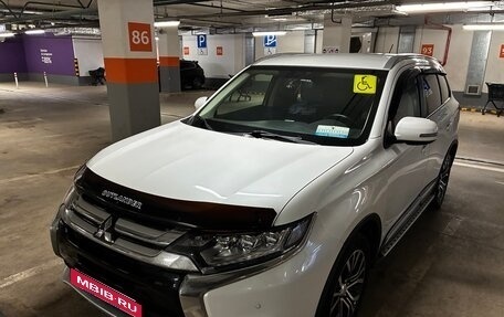 Mitsubishi Outlander III рестайлинг 3, 2015 год, 1 950 000 рублей, 7 фотография