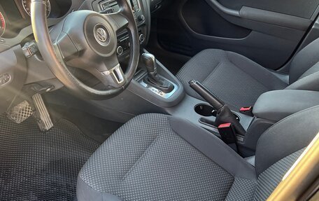 Volkswagen Jetta VI, 2011 год, 800 000 рублей, 11 фотография