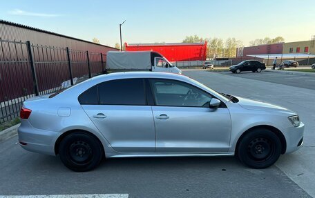 Volkswagen Jetta VI, 2011 год, 800 000 рублей, 7 фотография