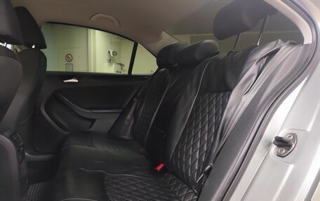 Volkswagen Jetta VI, 2013 год, 1 112 000 рублей, 11 фотография