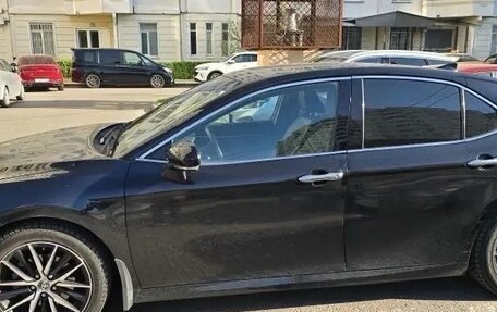 Toyota Camry, 2020 год, 3 100 000 рублей, 2 фотография