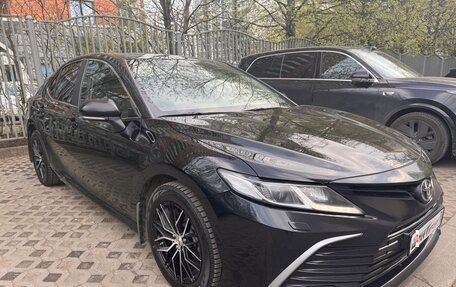 Toyota Camry, 2021 год, 2 990 000 рублей, 4 фотография