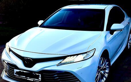 Toyota Camry, 2018 год, 2 600 000 рублей, 4 фотография