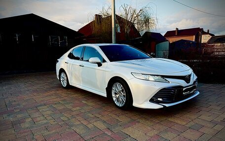 Toyota Camry, 2018 год, 2 600 000 рублей, 15 фотография