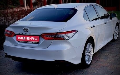 Toyota Camry, 2018 год, 2 600 000 рублей, 11 фотография