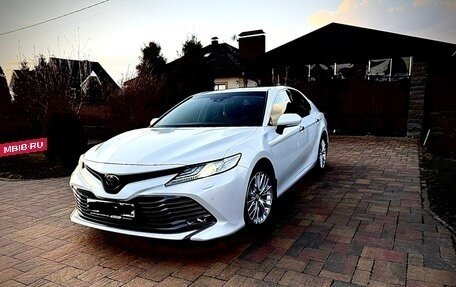 Toyota Camry, 2018 год, 2 600 000 рублей, 14 фотография
