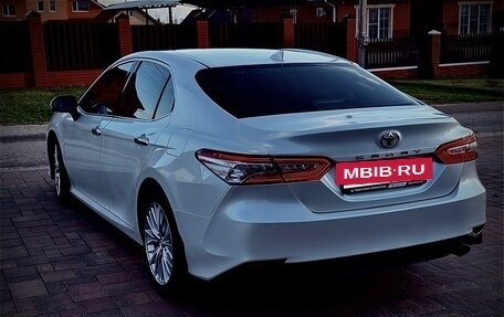 Toyota Camry, 2018 год, 2 600 000 рублей, 12 фотография