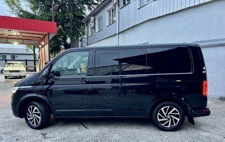 Volkswagen Multivan T6 рестайлинг, 2021 год, 5 990 000 рублей, 4 фотография