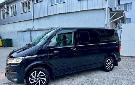 Volkswagen Multivan T6 рестайлинг, 2021 год, 5 990 000 рублей, 3 фотография