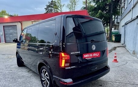 Volkswagen Multivan T6 рестайлинг, 2021 год, 5 990 000 рублей, 5 фотография