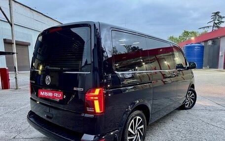 Volkswagen Multivan T6 рестайлинг, 2021 год, 5 990 000 рублей, 6 фотография
