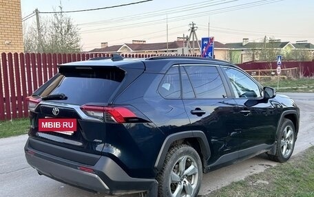 Toyota RAV4, 2020 год, 2 800 000 рублей, 4 фотография