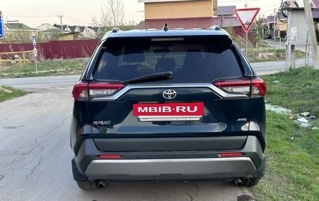 Toyota RAV4, 2020 год, 2 800 000 рублей, 3 фотография
