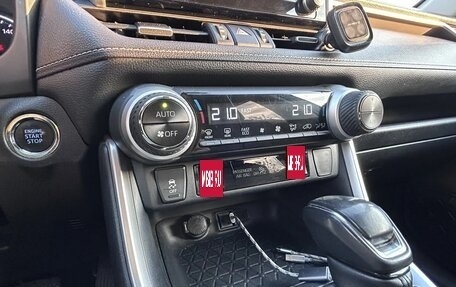 Toyota RAV4, 2020 год, 2 800 000 рублей, 7 фотография