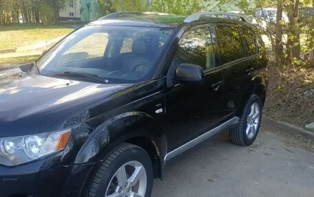 Mitsubishi Outlander III рестайлинг 3, 2007 год, 950 000 рублей, 3 фотография