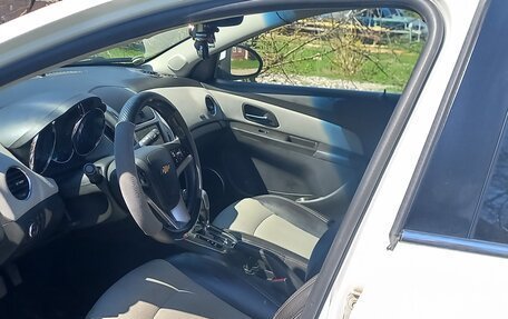 Chevrolet Cruze II, 2013 год, 825 000 рублей, 3 фотография