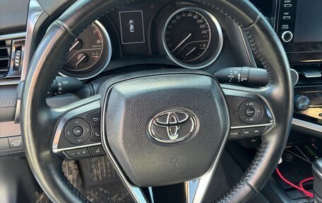 Toyota Camry, 2021 год, 2 800 000 рублей, 3 фотография