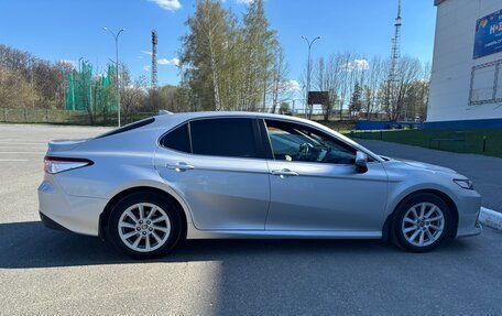 Toyota Camry, 2021 год, 2 800 000 рублей, 7 фотография