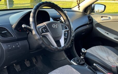 Hyundai Solaris II рестайлинг, 2011 год, 790 000 рублей, 2 фотография