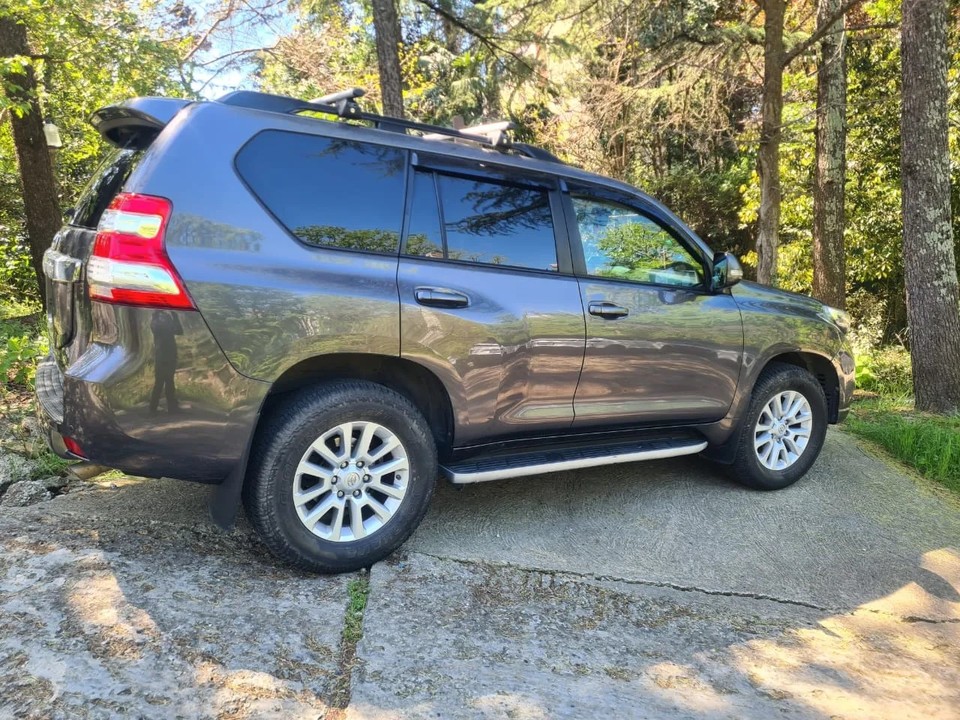 Toyota Land Cruiser Prado 150 рестайлинг, 2016 год, 3 800 000 рублей, 2 фотография