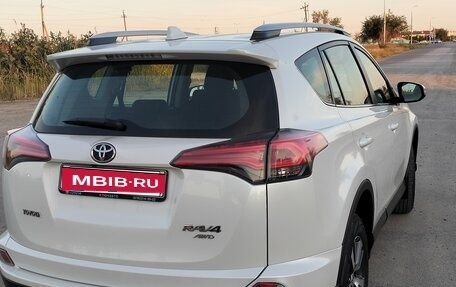 Toyota RAV4, 2019 год, 2 930 000 рублей, 6 фотография