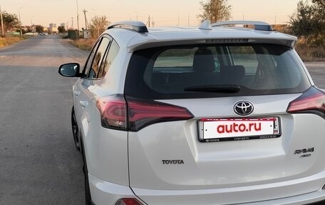 Toyota RAV4, 2019 год, 2 930 000 рублей, 5 фотография