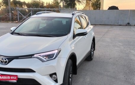 Toyota RAV4, 2019 год, 2 930 000 рублей, 4 фотография