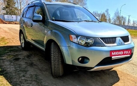 Mitsubishi Outlander III рестайлинг 3, 2008 год, 1 330 000 рублей, 4 фотография