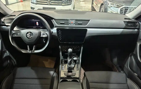 Skoda Superb III рестайлинг, 2023 год, 2 099 000 рублей, 13 фотография
