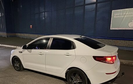 KIA Rio III рестайлинг, 2015 год, 930 000 рублей, 2 фотография