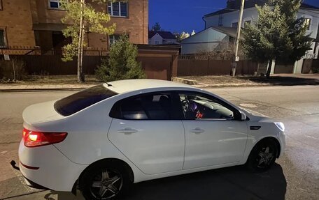 KIA Rio III рестайлинг, 2015 год, 930 000 рублей, 4 фотография