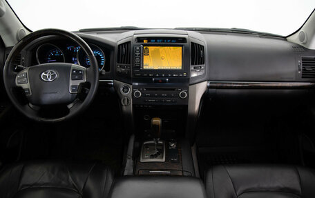 Toyota Land Cruiser 200, 2011 год, 2 499 000 рублей, 9 фотография