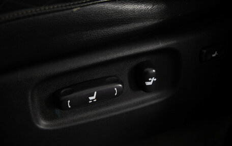 Toyota Land Cruiser 200, 2011 год, 2 499 000 рублей, 27 фотография