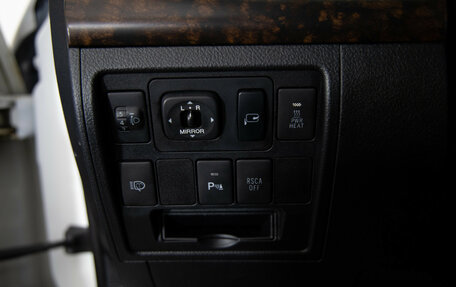 Toyota Land Cruiser 200, 2011 год, 2 499 000 рублей, 25 фотография