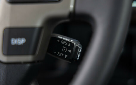 Toyota Land Cruiser 200, 2011 год, 2 499 000 рублей, 24 фотография