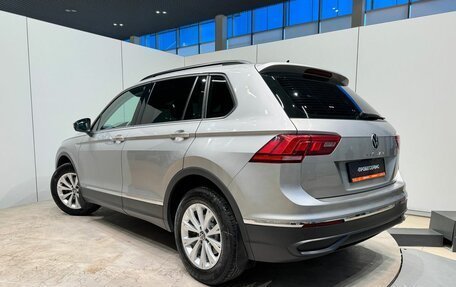 Volkswagen Tiguan II, 2021 год, 2 399 000 рублей, 3 фотография