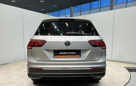 Volkswagen Tiguan II, 2021 год, 2 399 000 рублей, 4 фотография
